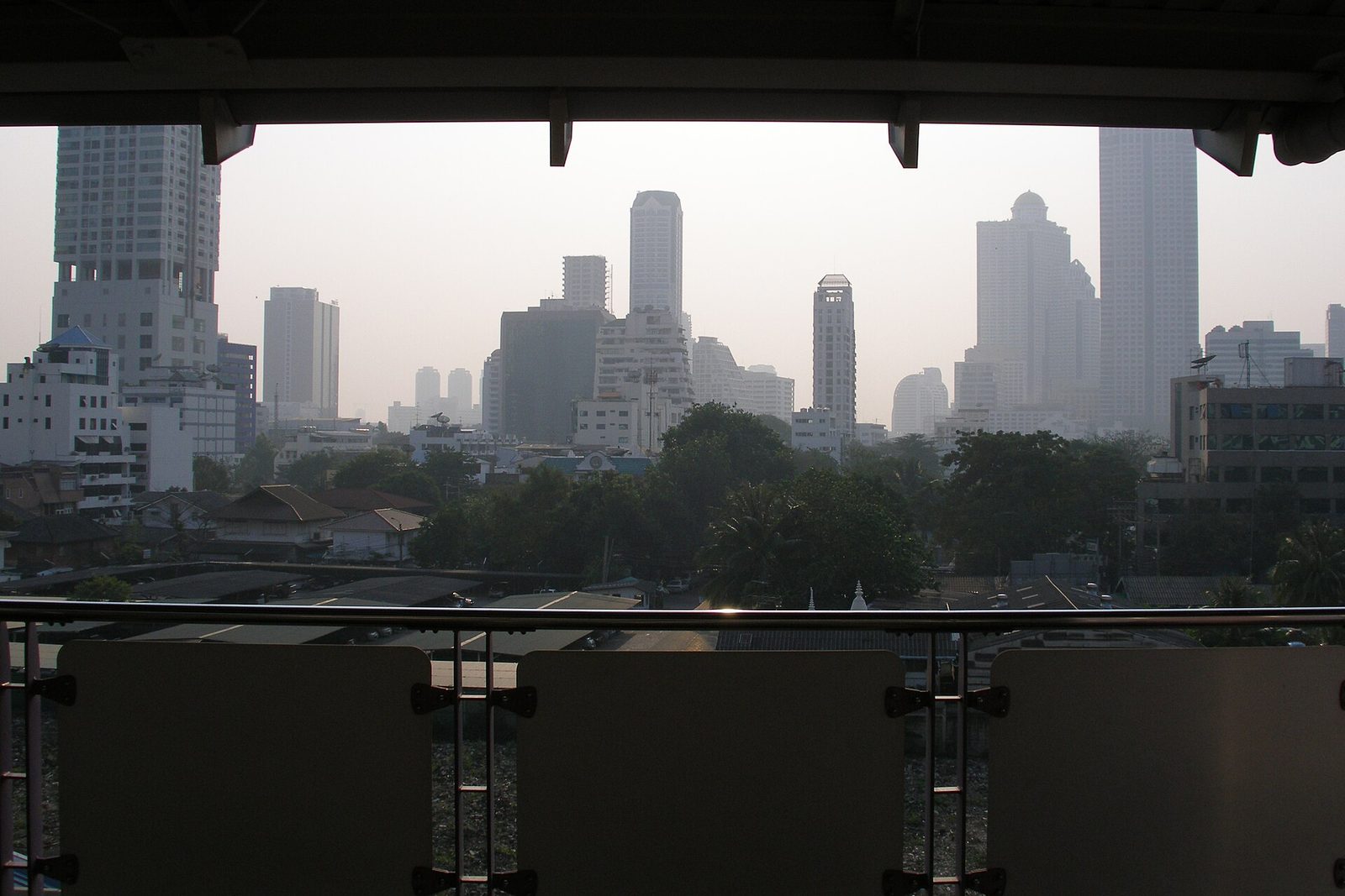 ทิวทัศน์เมืองกรุงเทพมหานคร ที่ตั้งสำนักงานของคลาวด์เฟรม การเงินธุรกิจ